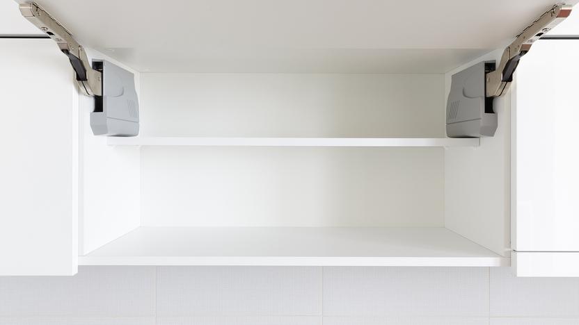 Hängeschrank mit Regalfach Nahaufnahme